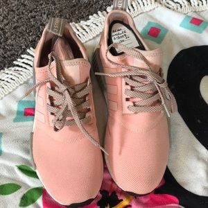 Adidas NMD Women’s 8 1/2. Only worn 2 times.